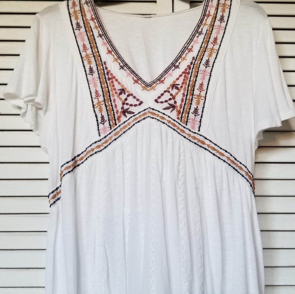 Women's v-neck embroidered blouse